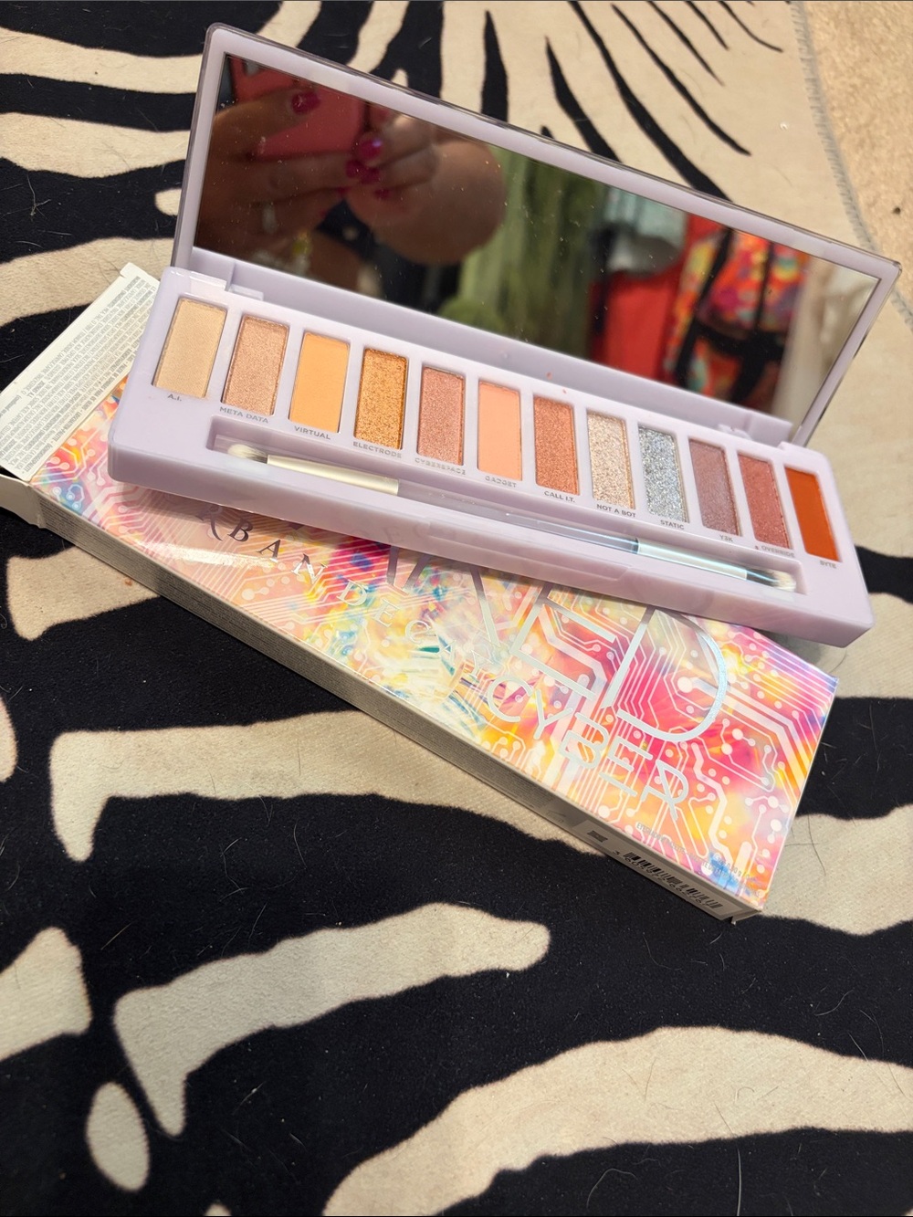 Urban Decay original- Naked Cyber- Neutral glam Eyeshadow Palette